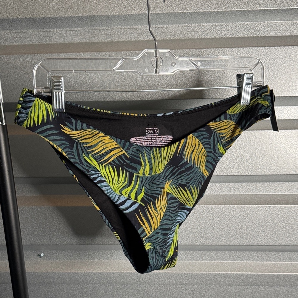 NWT!! Victoria’s Secret Brazilian royal Palm bathing suit bottom, XL